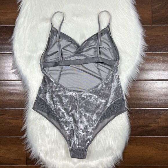 Soma Women's Size Medium Velvet‎ Illusion Excalibur Bodysuit Teddy Lingerie - Picture 7 of 11